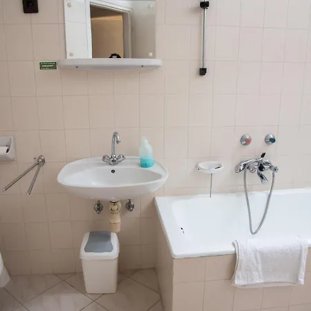 Hubertus Vadaszhaz Guest house *